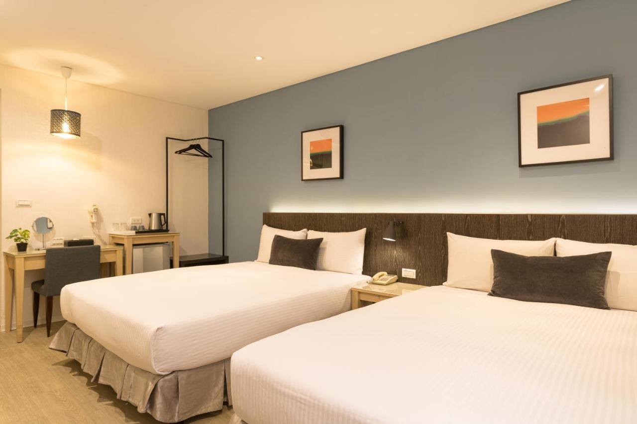 Just Enjoy Business Hotel Тайнань Экстерьер фото